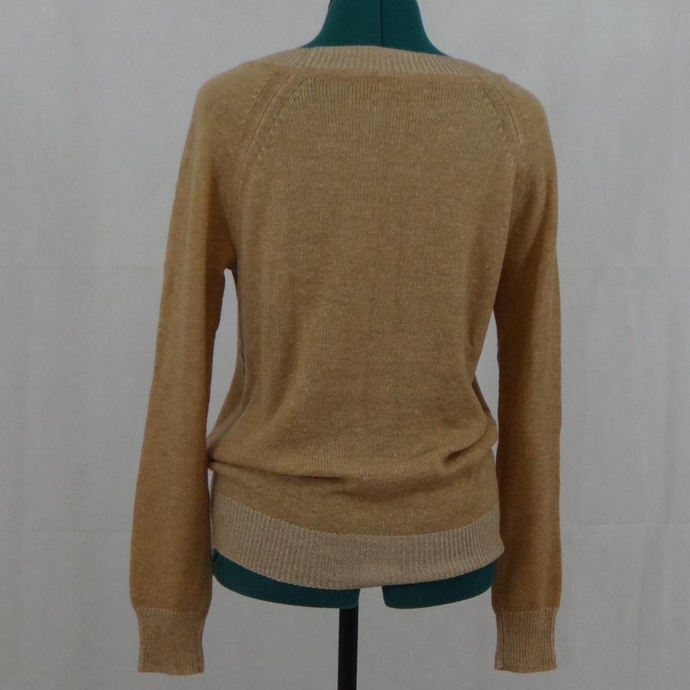 GAP - Picture 2 of 3